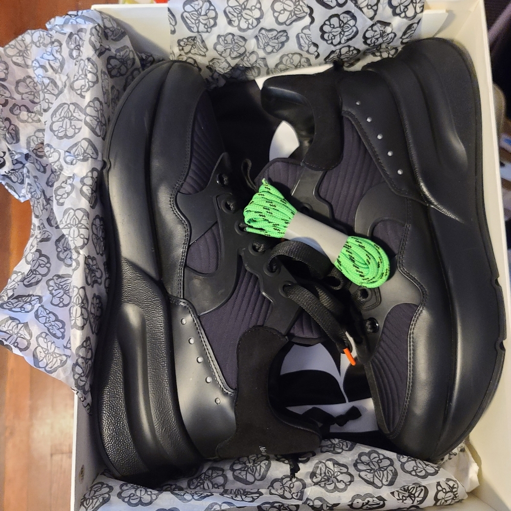 Alexander McQueen Men's Casual Runner Sneaker, size 11